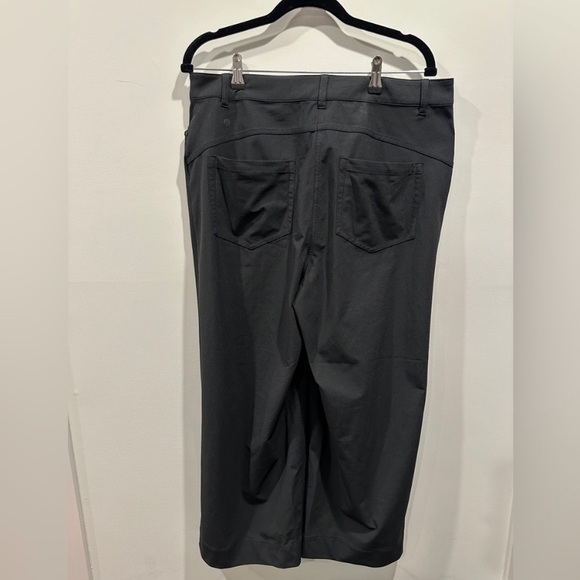 Elegant Black Women's Skirt - Picture 3 of 4